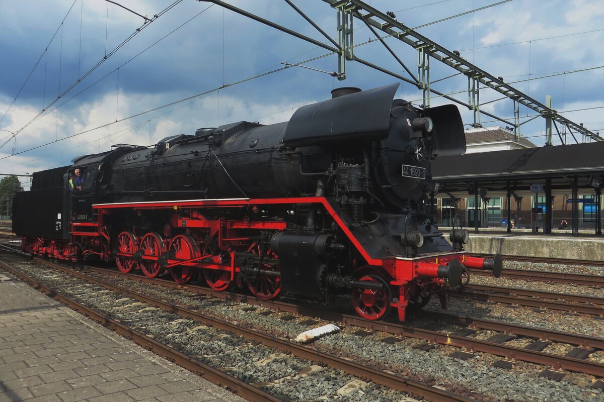 Am 4 September 2022 ist es wieder soweit: VSMs Terug naar Toen lauft an un 44 1593 lauft uym in Apeldoorn vor der R�ckfahrt nach Beekbergen.