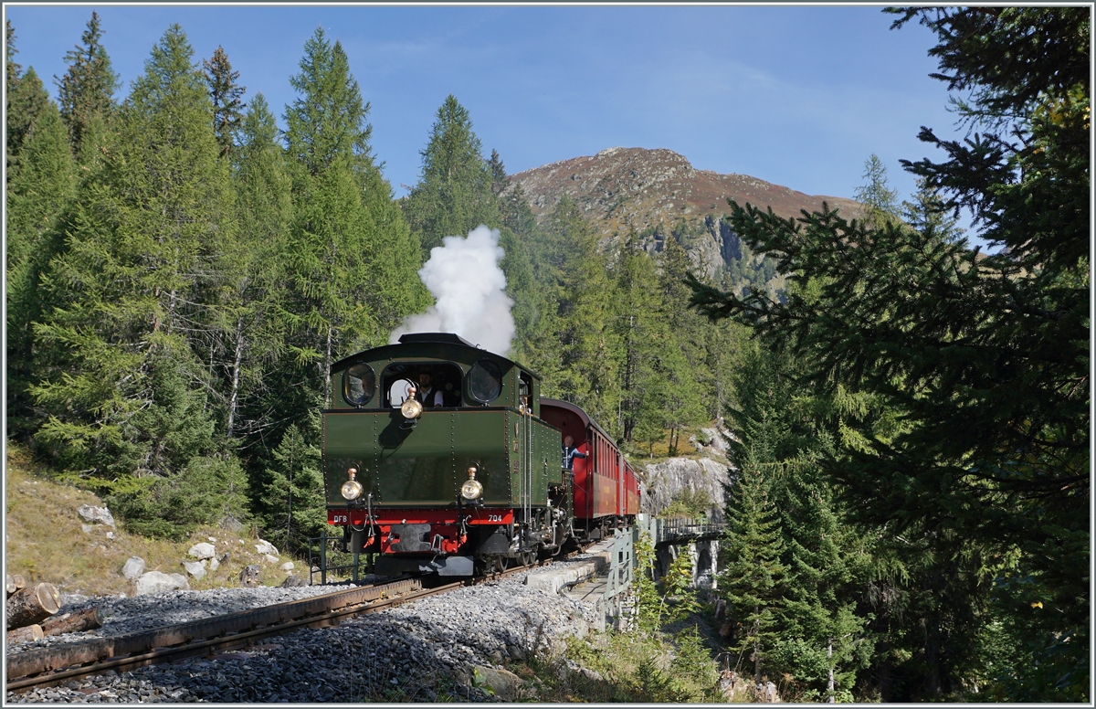 An der Stelle, an welcher am Vormittag die Gm 4/4 61 fotografiert wurde (Bild ID 749883) konnte um die Mittagszeit die HG 4/4 704 auf der Fahrt nach Oberwald festgehalten werden.

30. September 2021 