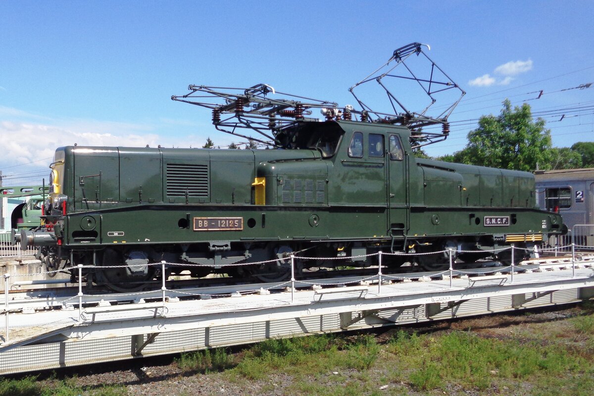 BB 12125 steht auf die Drehscheibe ins Cit� du Train am 30 Mai 2019.