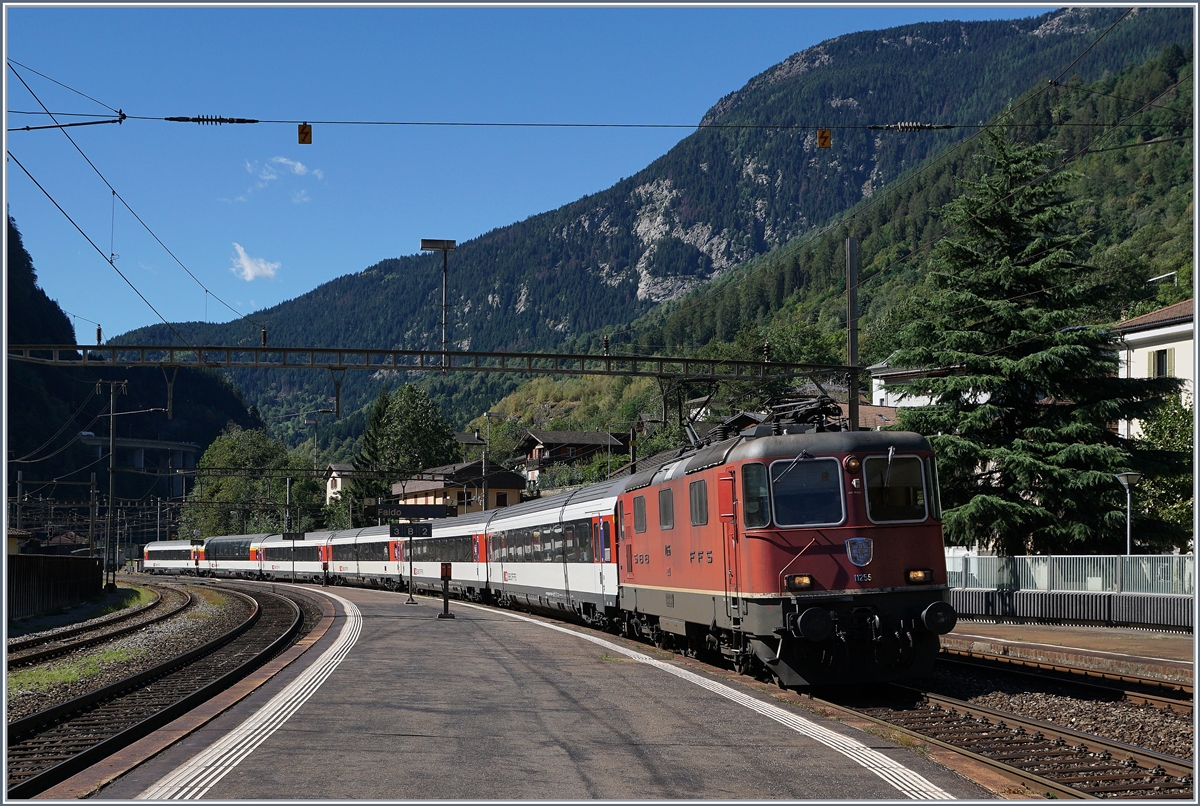 Bei seiner Ankunft in Faido konnte ich eine lange Jahre typischen  Gotthard-IR  fotografieren. 
06. Sept. 2016