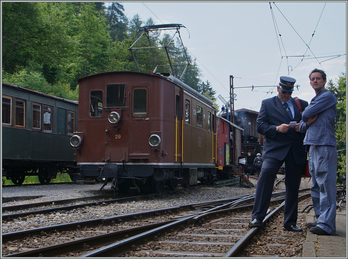 BLONAY-CHAMBY PINGSTFESTIVAL 2015: Damit all die herrlichen Fahrzeuge dem Publikum gezeigt werden können braucht es jede Menge Arbeit. 
Grund genug, hier allen Aktivisten der B-C vor oder hinter den Kulissen meinen herzlichen Dank auszusprechen. 
25.5.15