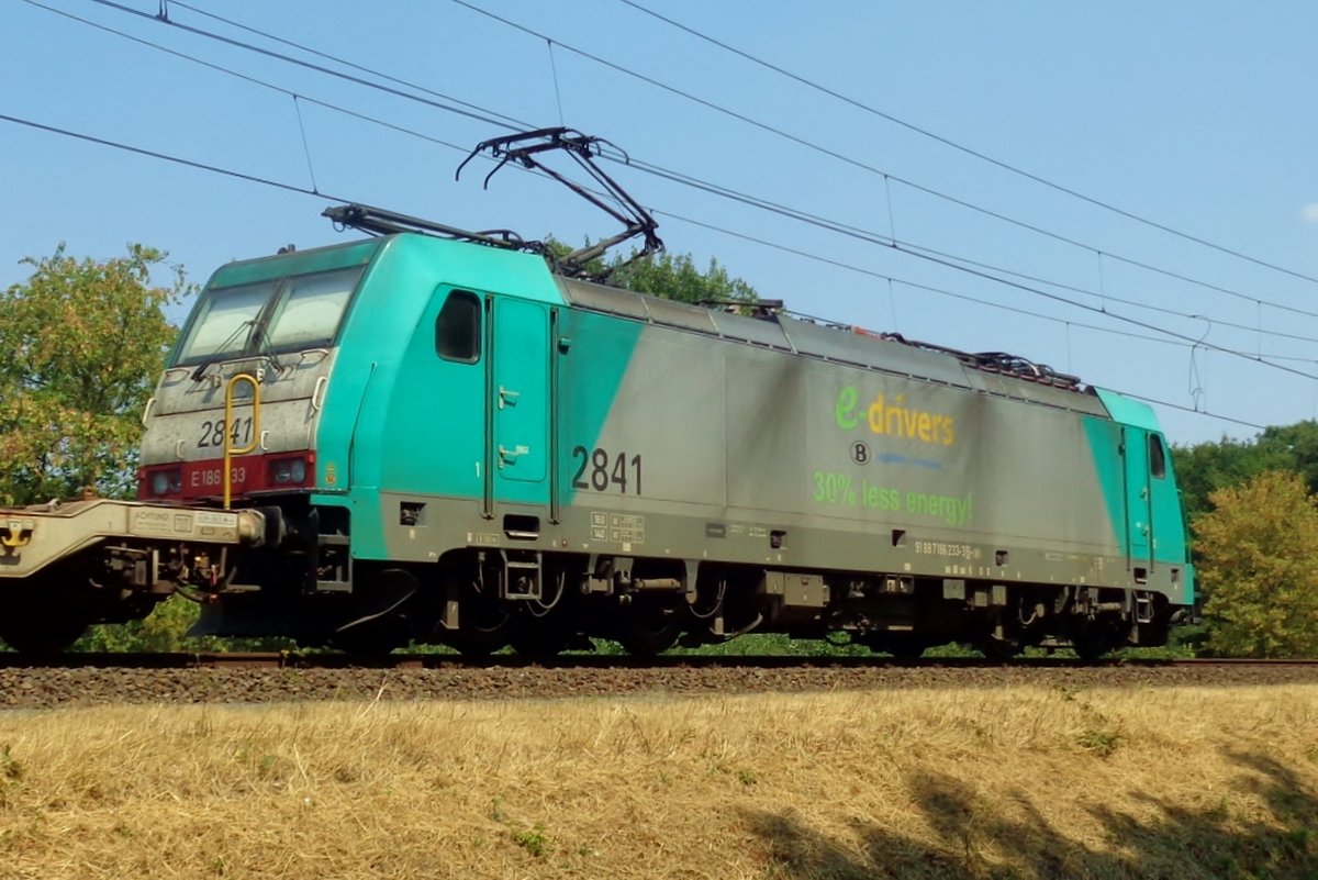 CoBRa 2841 passiert Tilburg Oude Warande am 28 Juli 2018. 