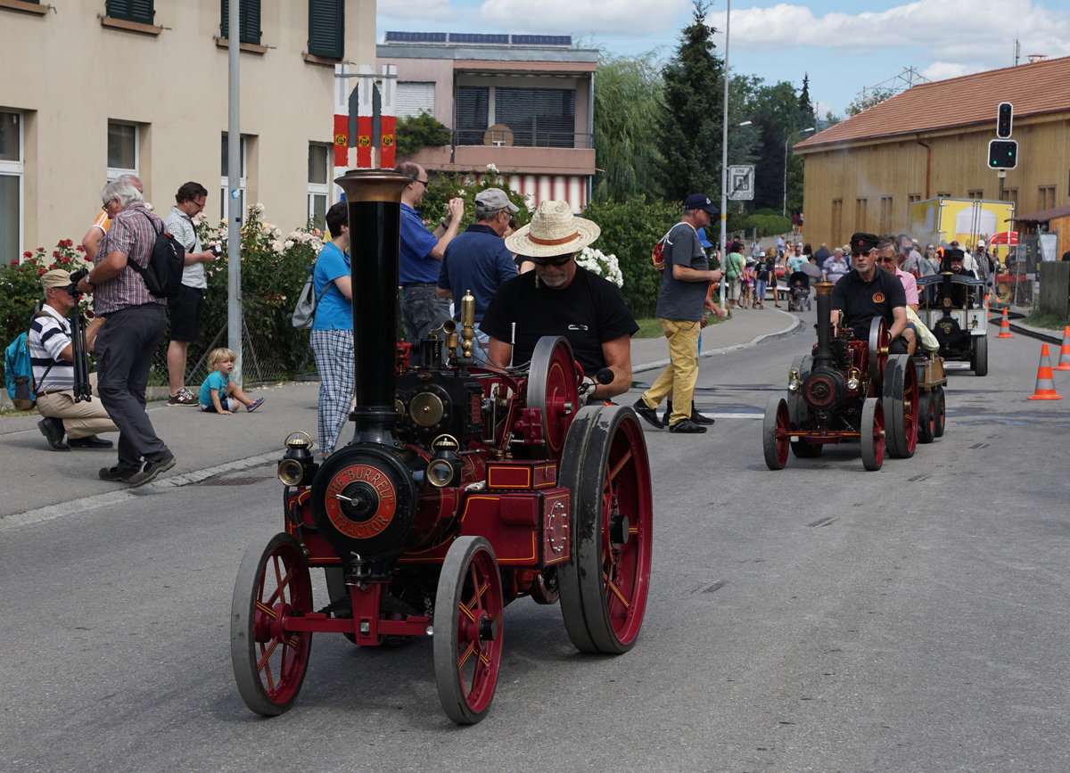 Dampftage 2018 von Lyss
Während den Dampftagen wurde auch auf der Strasse  DAMPF ABGELASSEN  zur Freude der vielen Festbesucher.
Foto: Walter Ruetsch  