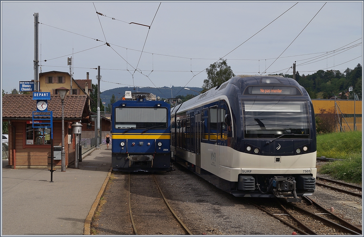 Das  neue , moderne Gesicht er CEV/MVR mit dem MOB Gem 2/2 2504 und dem ABeh 2/6 7505 in Blonay. 

3. Juli 2019