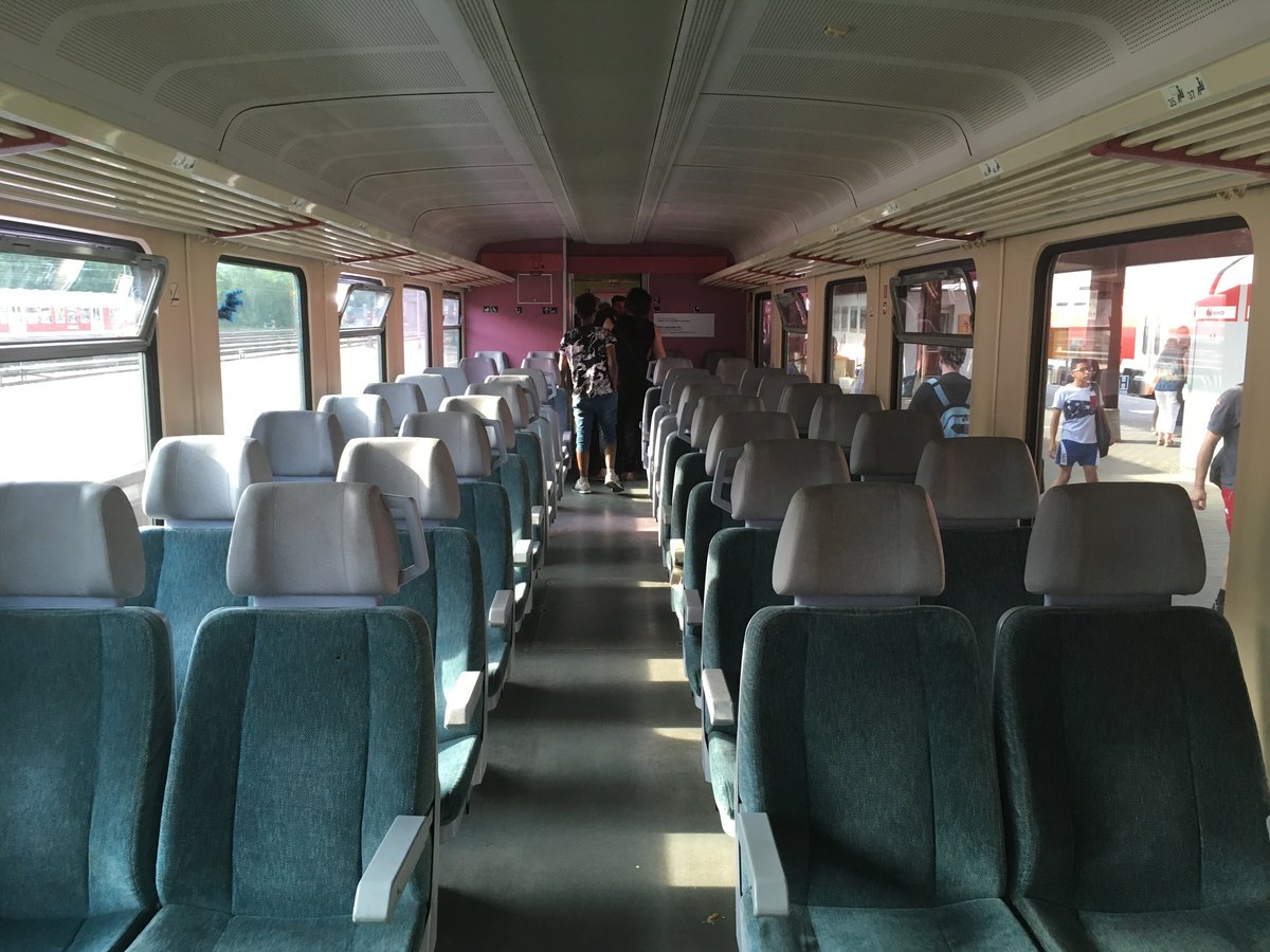 Der 628 701 besitzt noch seine originale Inneneinrichtung

so gesehen 31.05.17 Ulm