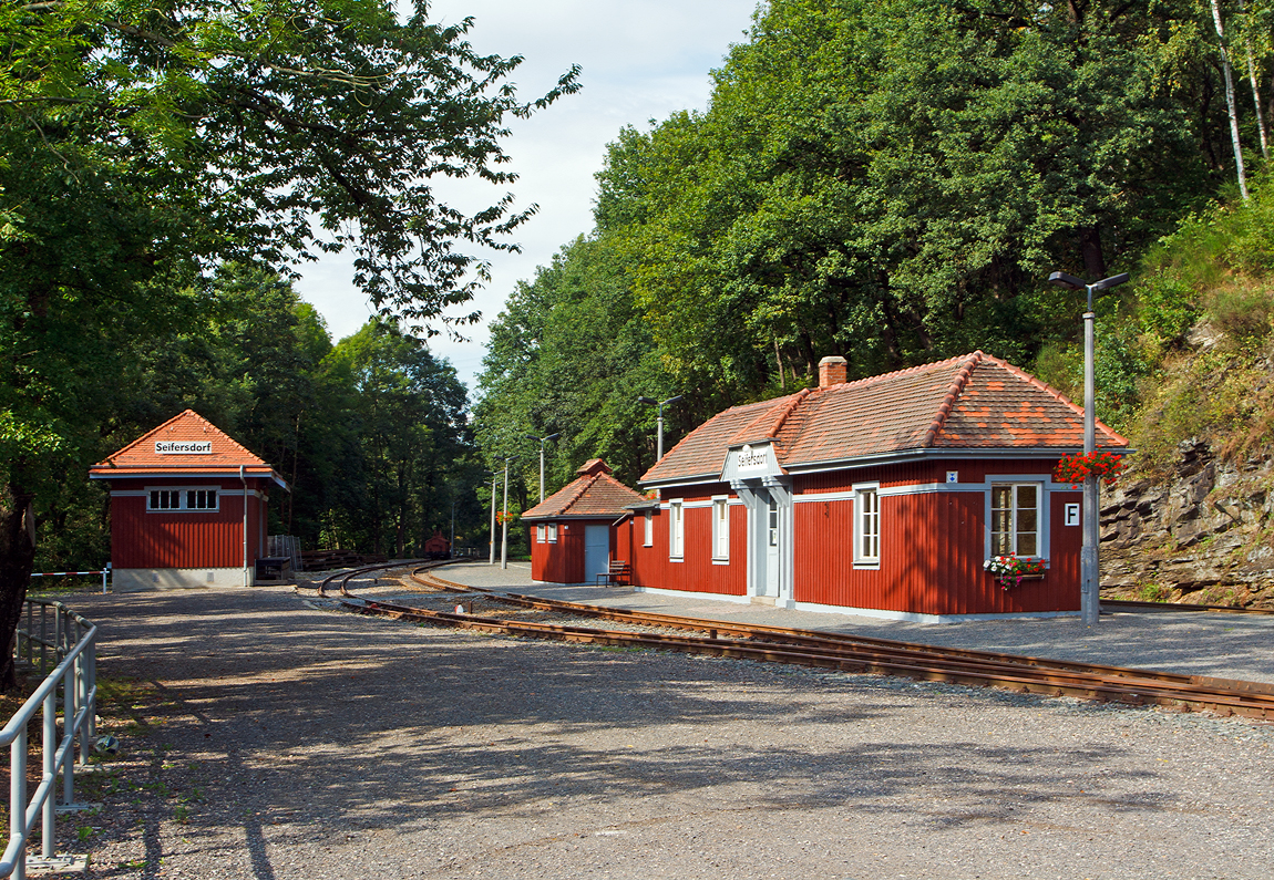 Der Bahnhof Seifersdorf der Wei�eritztalbahn am 26.08.2013. Seifersdorf ist ein Ortsteil der s�chsischen Gro�en Kreisstadt Dippoldiswalde im Landkreis S�chsische Schweiz-Osterzgebirge. 