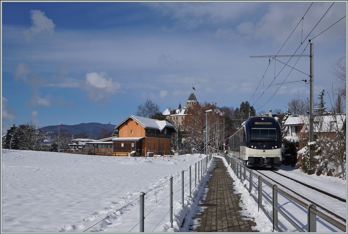 Der CEV MVR ABeh 2/6 7504 auf dem Weg nach Blonay kurz nach der Abfahrt in Château de Blonay.

26. Jan. 2021
