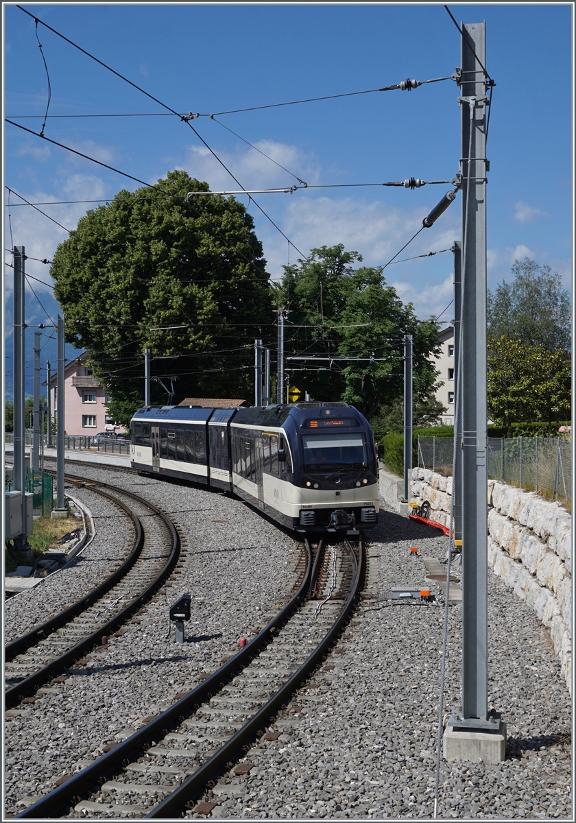 Der CEV MVR ABeh 2/6 7503  Blonay-Chamby  verl�sst den Bahnhof St-L�gier Gare.

6. Juni 2022