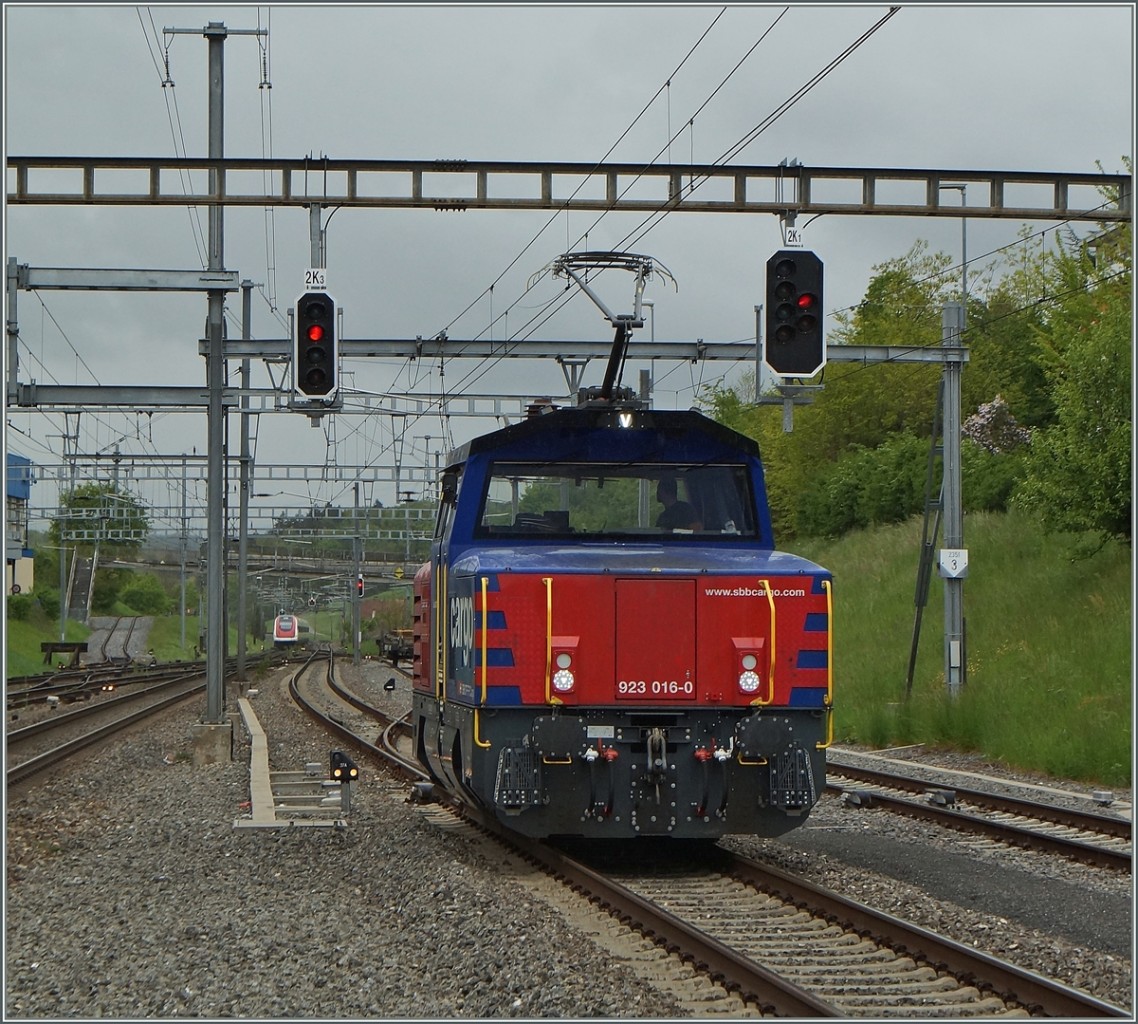 Der Eem 923 016-0  Le Jorat  in Bussigny.
28. April 2014