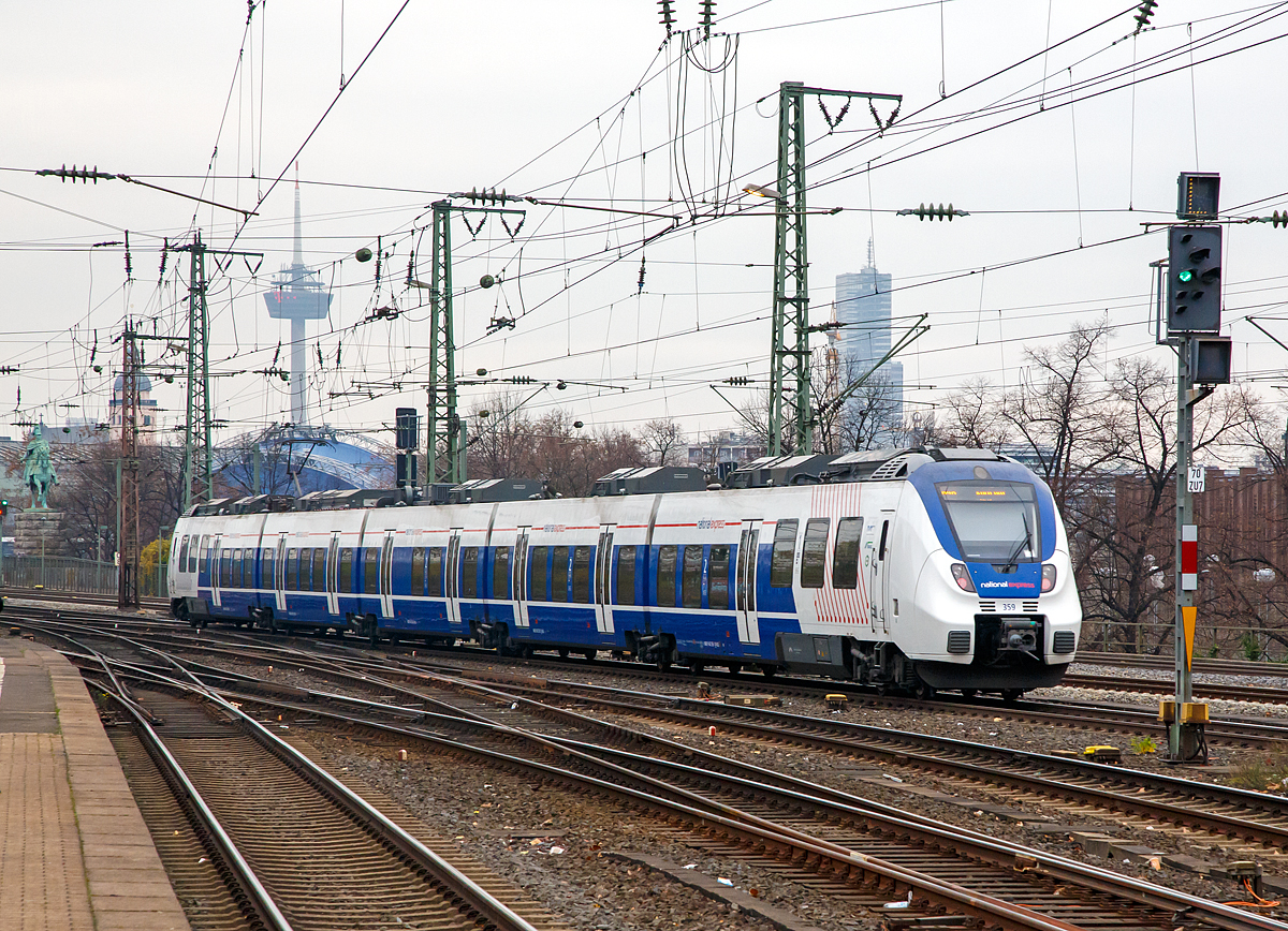 
Der ET 359 (94 80 9442 359-7 D-NXG) ein fünfteiliger Bombardier Talent 2 der National Express Rail GmbH (NX Rail), verlässt am 26.11.2016, als RB 48  Rhein-Wupper-Bahn  (Wuppertal-Oberbarmen – Wuppertal – Solingen – Köln Hbf), Umlauf RB 27843, den Bahnhof Köln Messe/Deutz in Richtung Höln Hbf. 

Der ET wurde 2015 von Bombardier Transportation GmbH in Hennigsdorf unter der Fabriknummer HEN 27136 für die National Express Rail GmbH gebaut.
