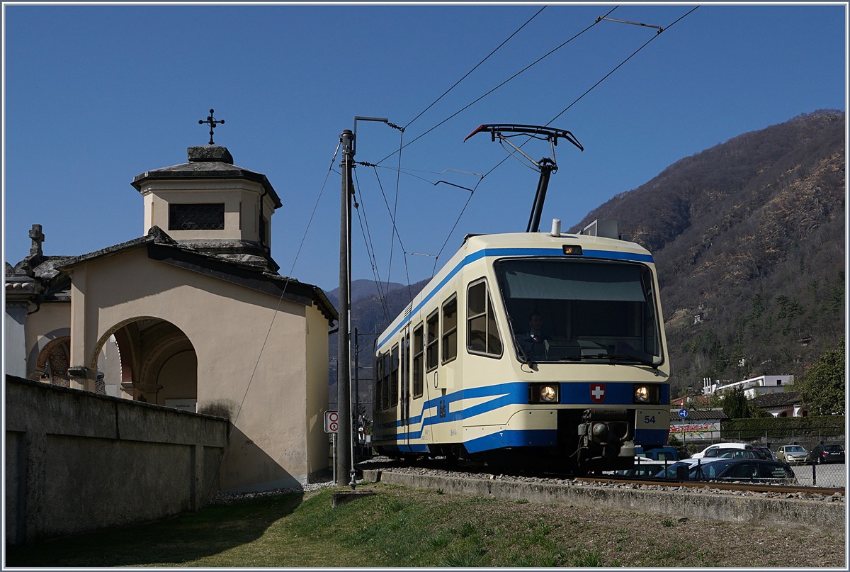 Der FART ABe 4/6 54 bei Verscio.
16. März 2017