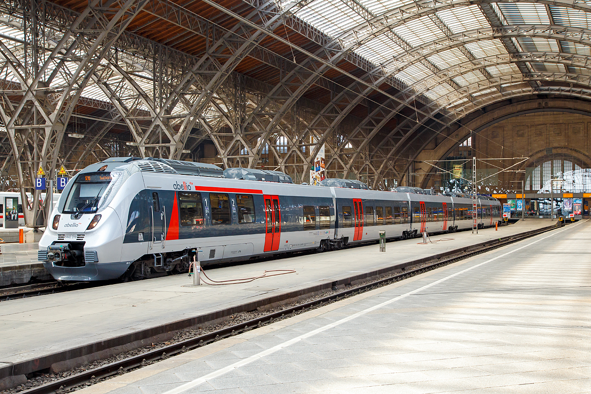 
Der fünfteilige Bombardier Talent 2 - 9442 310 / 9442 810 der Abellio Rail Mitteldeutschland GmbH steht am 21.05.2016, als SE 15 nach Saalfeld/Saale (Leipzig – Weißenfels – Naumburg (Saale) – Jena Paradies – Saalfeld (Saale)), im Hbf Leipzig bereit.