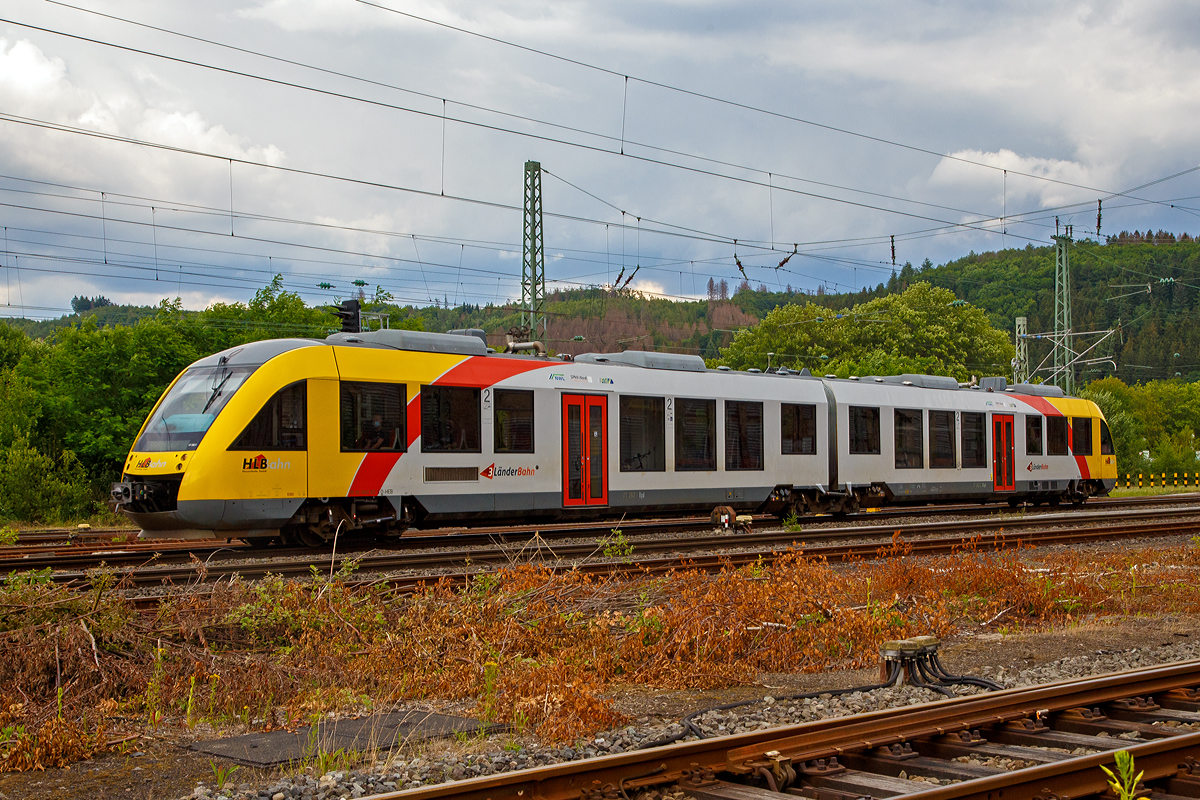 
Der HLB VT 262 (95 80 0648 162-5 D-HEB / 95 80 0648 662-4 D-HEB) ein LINT 41 der Hessische Landesbahn fährt am 19.06.2020,  als RB 90  Westerwald-Sieg-Bahn  (Siegen - Betzdorf - Au - Altenkirchen - Westerburg), von Betzdorf/Sieg weiter in Richtung Au (Sieg).