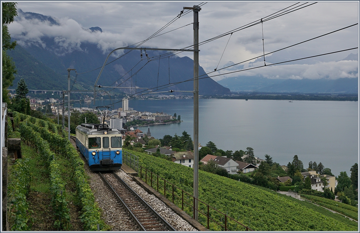 Der MOB ABDe 8/8 4002 VAUD auf dem Weg nach Chernex oberhalb von Montreux kurz vor Châtelard VD.

19. August 2019 