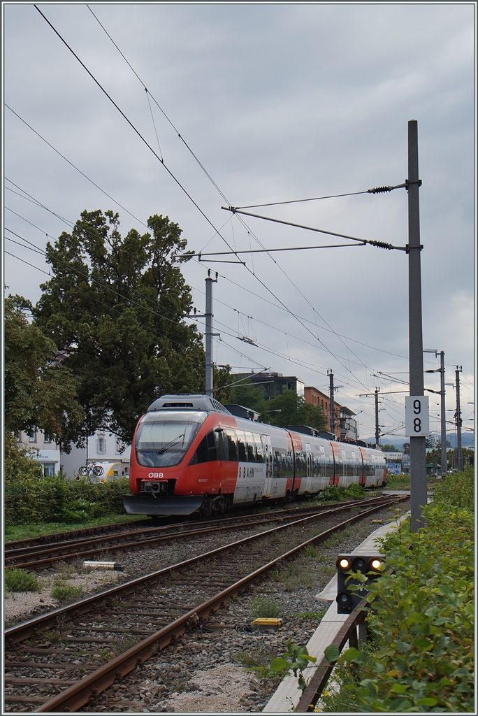 Der ÖBB ET 4024 032-7 zwischen Bregenz Hafen und Bregenz.
19. Sept. 2015