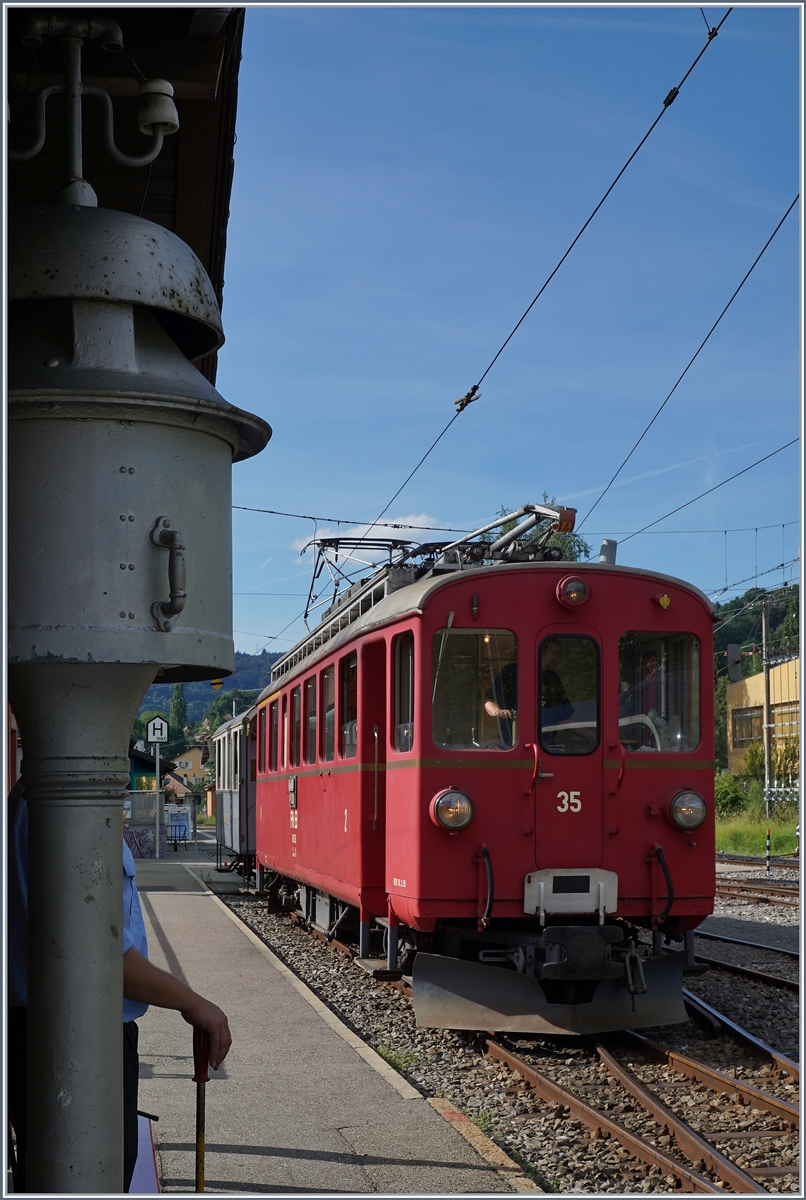 Der RhB ABe 4/4 N° 35 in Blonay.
1. Aug. 2016