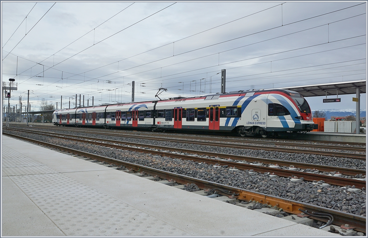 Der SBB CFF LEX RABe 522 220 in Annemasse.

15. Dez. 2019