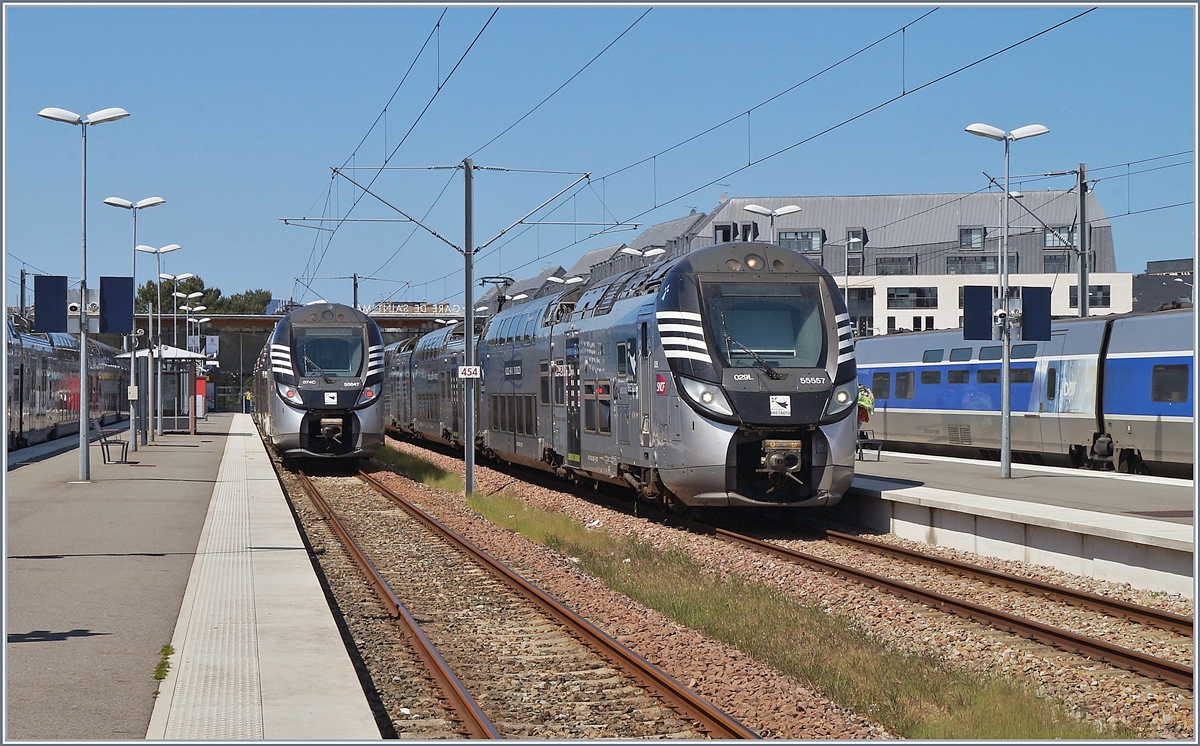 Der SNCF  Z 55557 (Region 2N (PHD) wartet in Saint-Malo als TER 854374 BreizhGo auf die Abfahrt nach Rennes. 

5. Mai 2019 