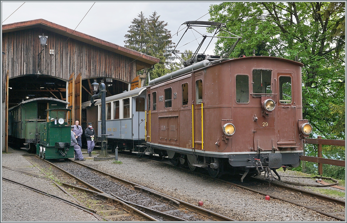 Die BOB HGe 3/3 29 der Blonay-Chamby Bahn wartet in Chaulin auf den nächsten Einsatz. 

24. Mai 2021
