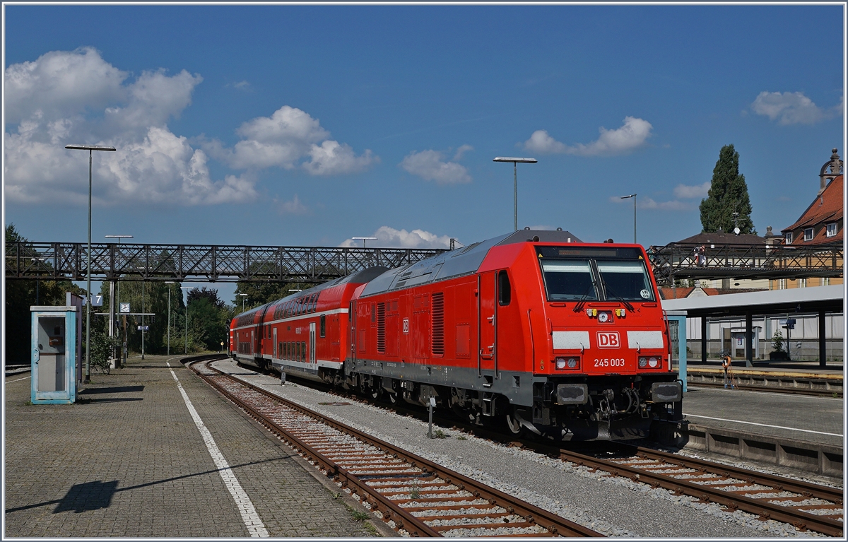 Die DB 245 003 verlässt Lindau Richtung München.
9. Sept. 2016 