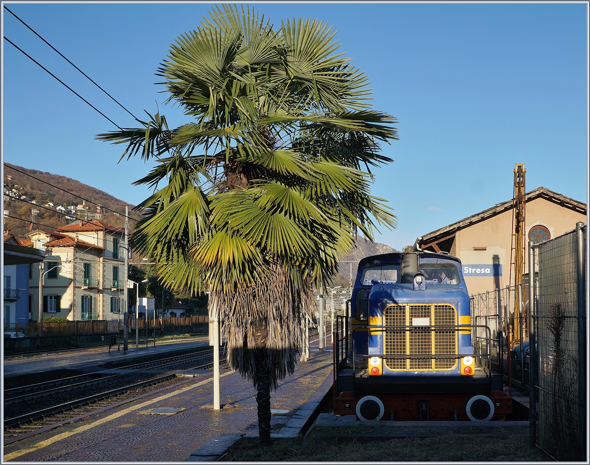 Die Fer 80srl Diesellok mit der Nummer IT-RFI 270014-9 steht in Stresa. Die Lok wurde 1962 unter der Fabriknummer 30338 von Henschel als DH 850 D gebaut. 4. Dez. 2018