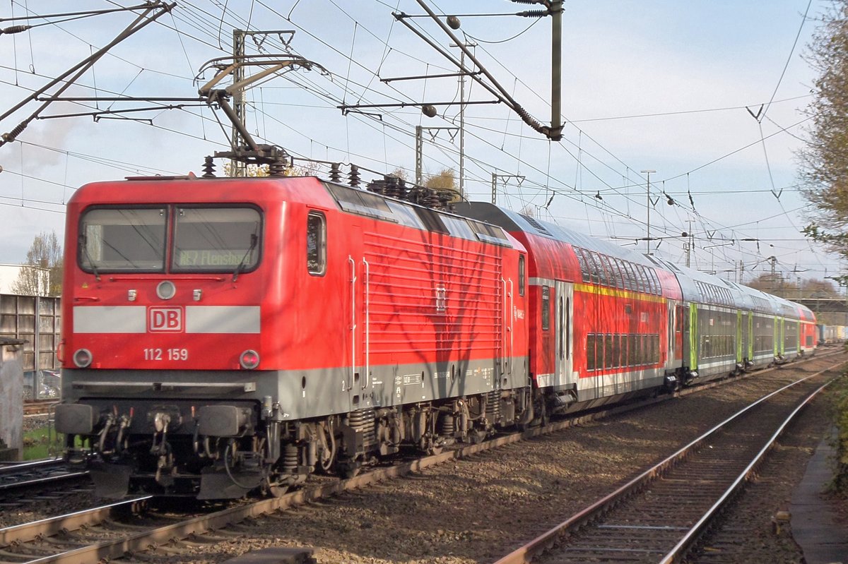 DoSto mit 112 159 verlässt am 28 April 2016 Elmshorn. 