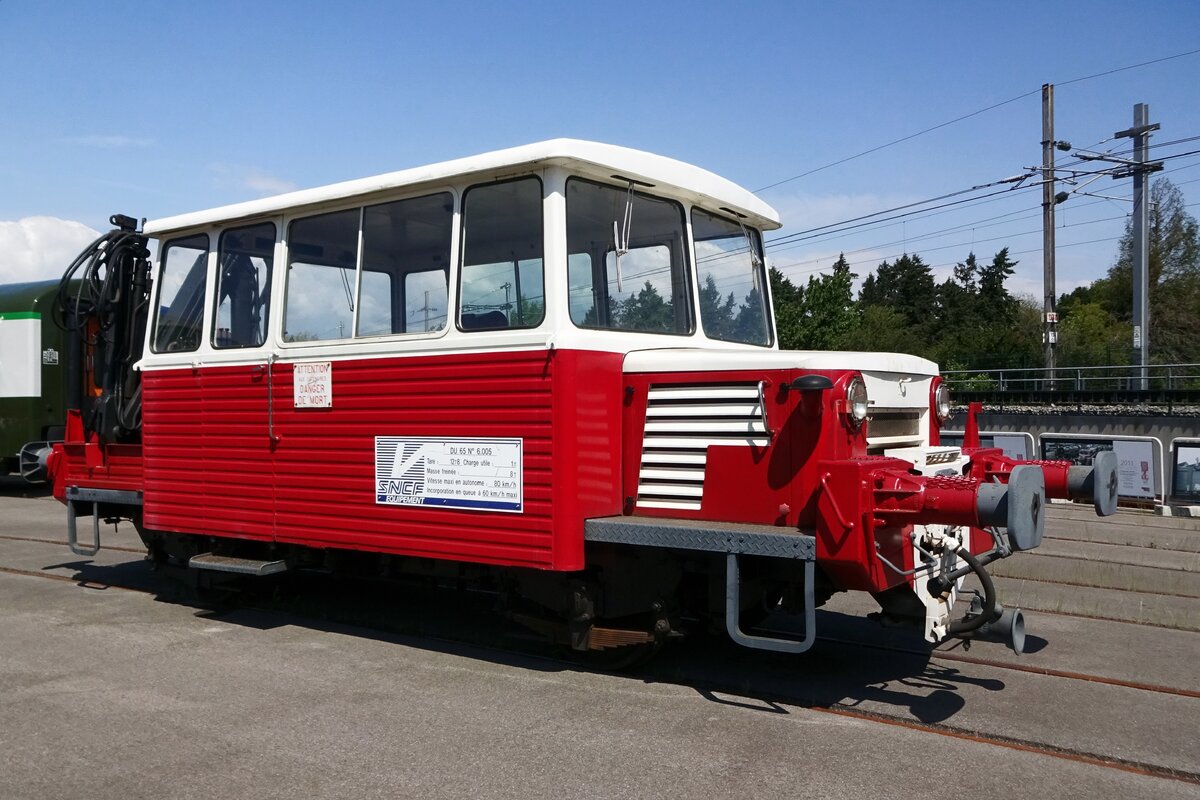 DU 65 6-005 steht am sonnigen 30 Mai 2019 ins Cit� du Train in Mulhouse.