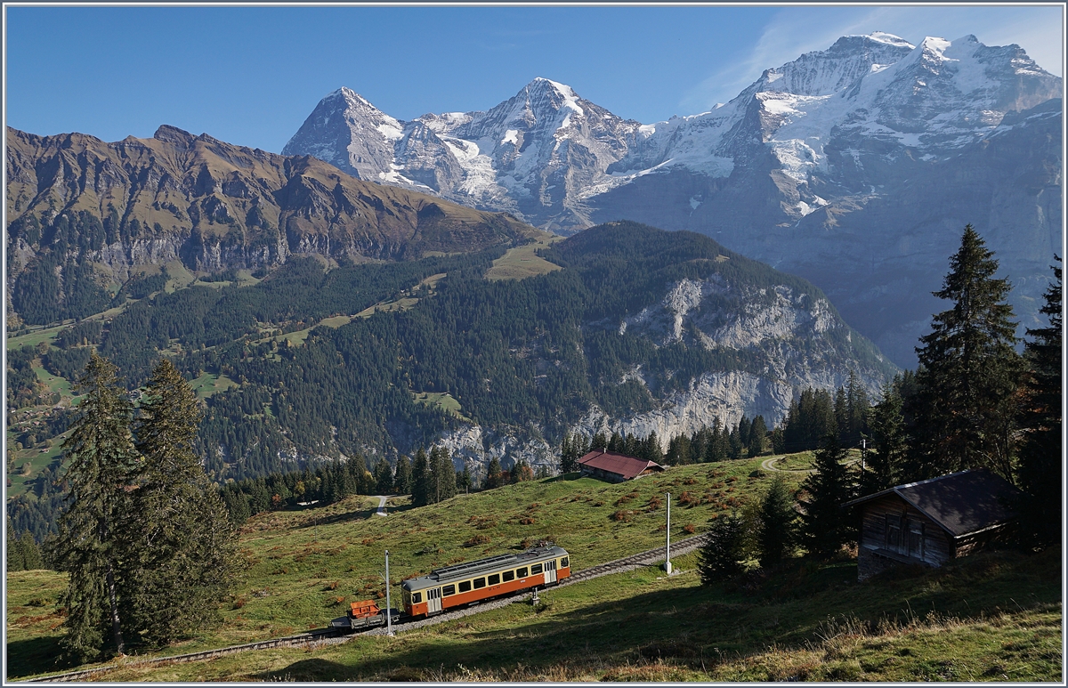 Ein BLM Triebwagen vor der herrlichen Kulisse von Eiger Mönch und Jungfrau auf der Fahrt zwischen Winteregg und Grütschalp.

17. Okt. 2019