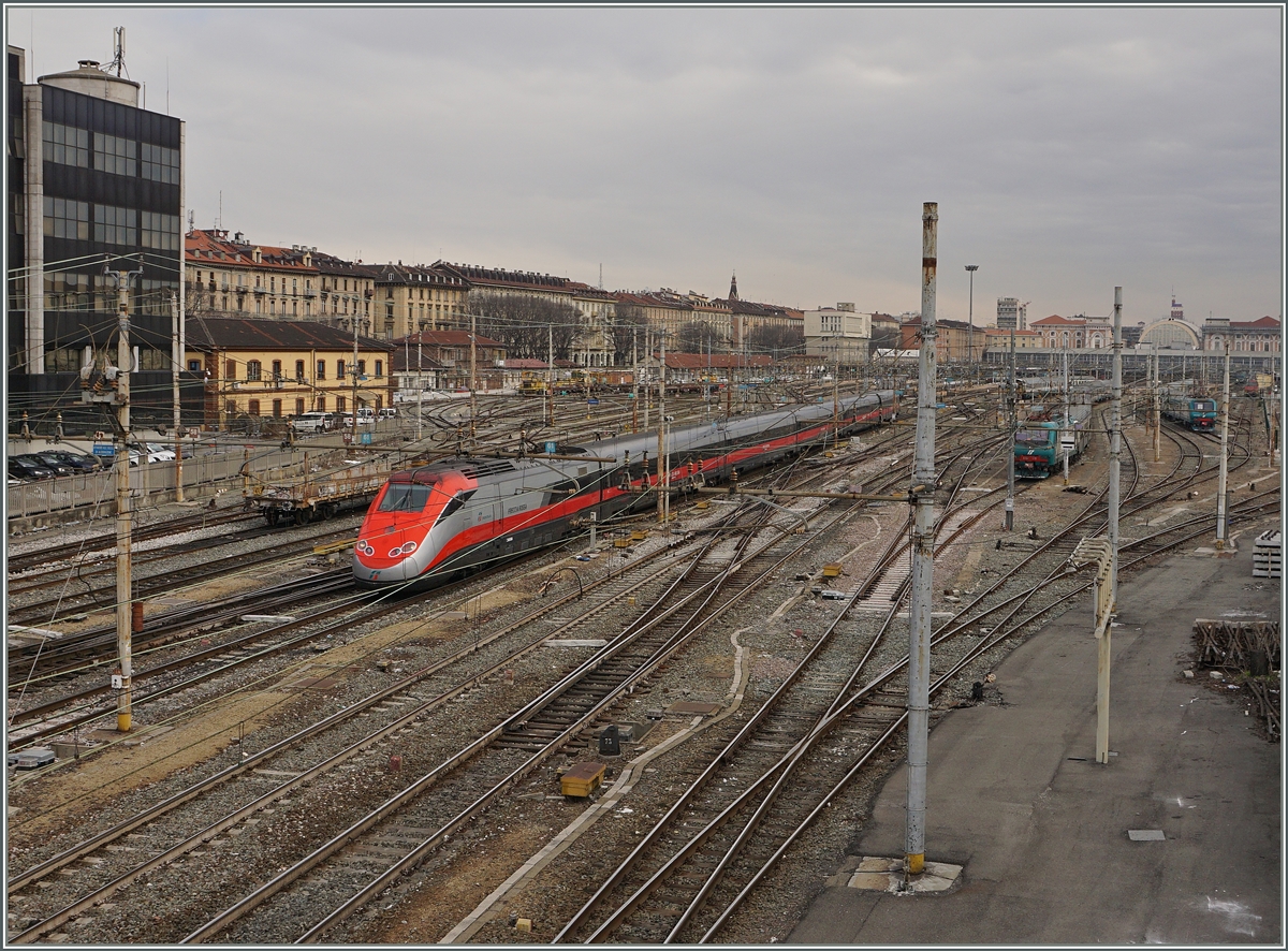 Ein ETR 500 unterwegs als Frecciarossa 9623 von Torino PN nach Roma Termini via Milano Centrale verl�sst Torino Porta Nuova. 
9. M�rz 2016