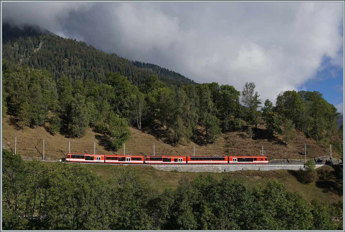 Ein MGB  Komet  mit Modul ist bei Fiesch unterwegs.. 

30. Sept. 2021