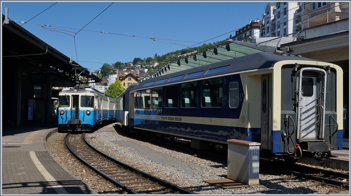 Ein MOB Bild wie vor zwazig Jahren (wenn man von der erneuerten MOB Gleisanlage mal absieht): Ein in die Usprungsfarben zurückversetzer MOB Panoramawagen und ein ABDe 8/8 in Montreux.
7. Aug. 2016
