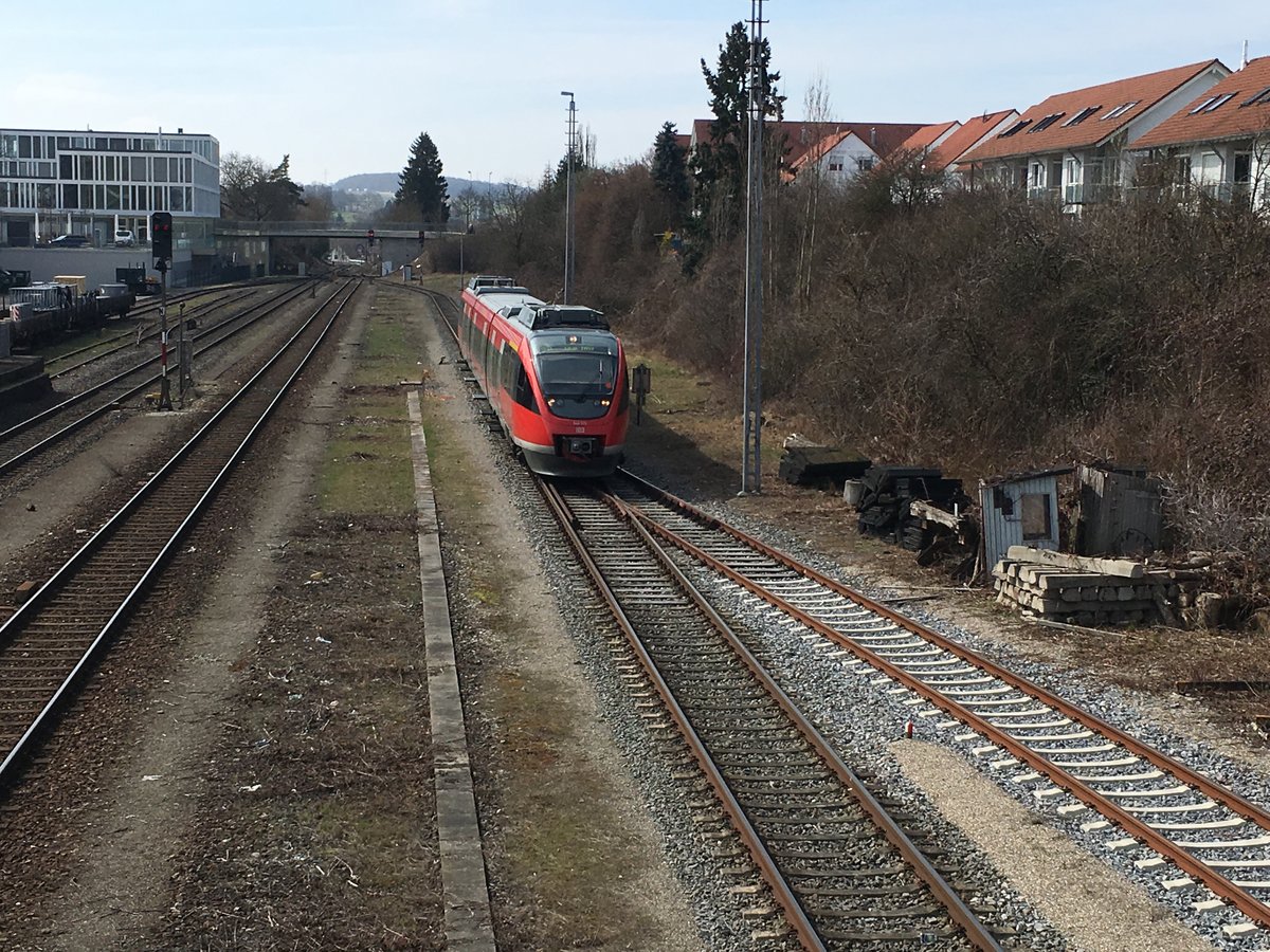 Ein unbekannter 644 wartet im Bahnhof Ehingen auf seine nächste Fahrt nach Ulm.##

23.03.17