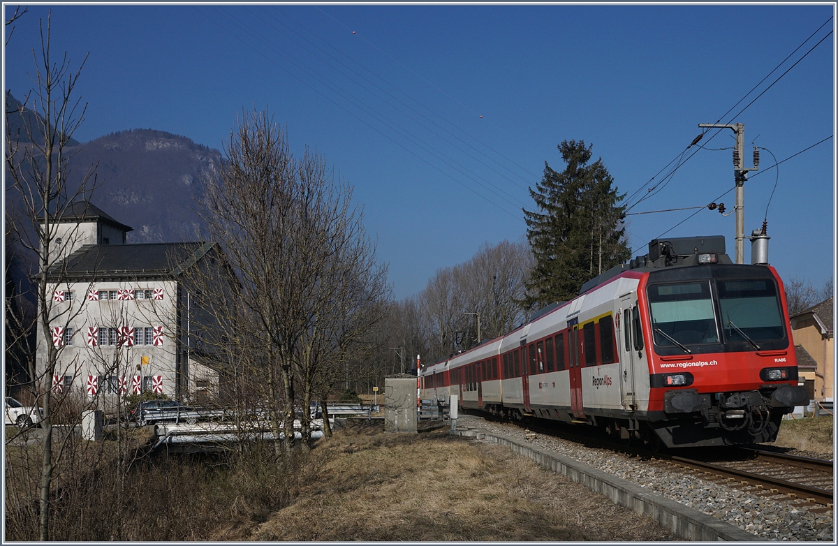 Ein  Walliser -Domino auf der Fahrt Richtung St Maurice zwischen Vouvry und Vionnaz.
15. Feb. 2017