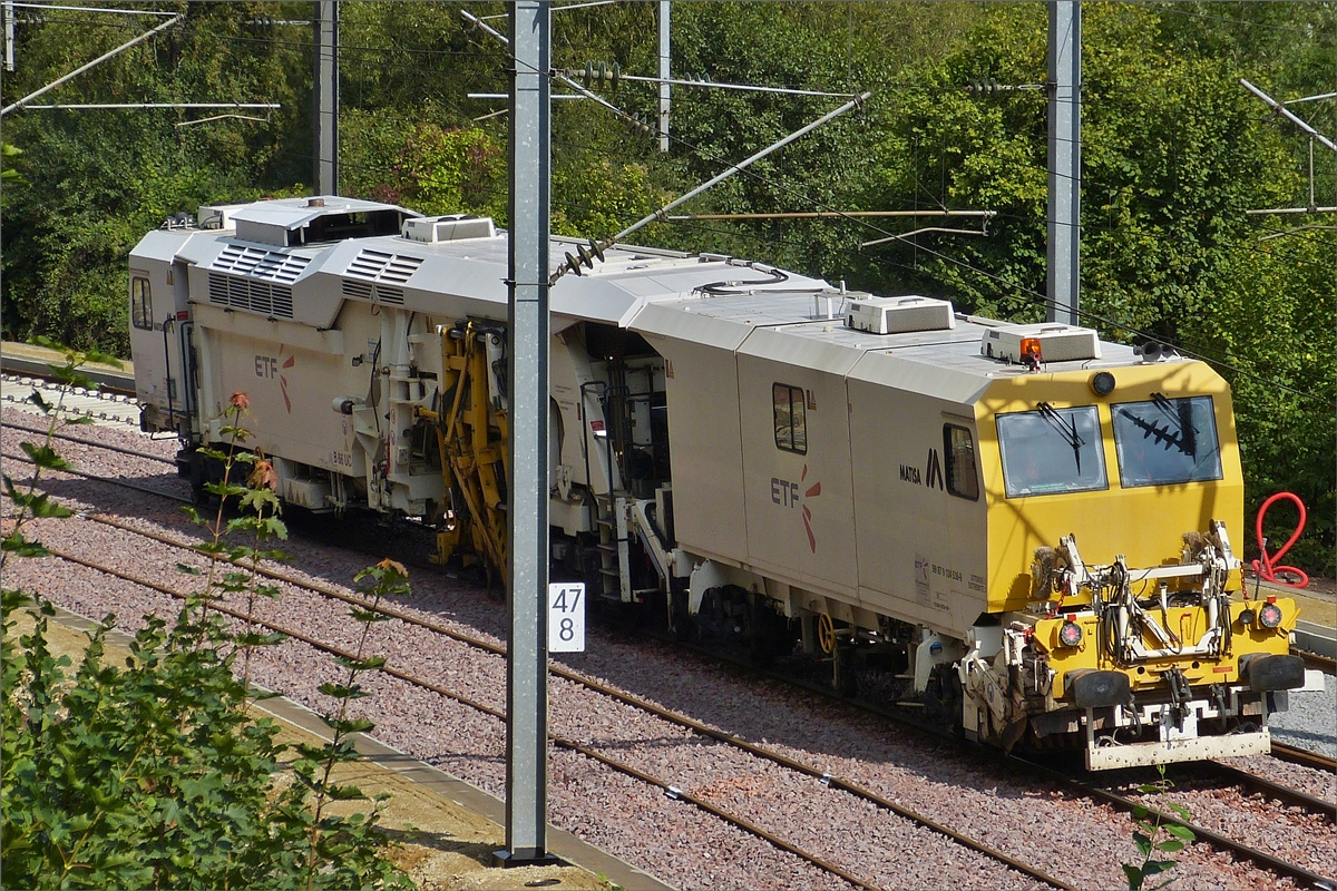ETF Matisa Gleisstopfmaschine 99 87 9 124 538-9 bei der Arbeit an der Großbaustelle  oberhalb des Bahnhofs von Ettelbrück auf der Strecke in Richtung Michelau. 09.09.2019 (Hans)