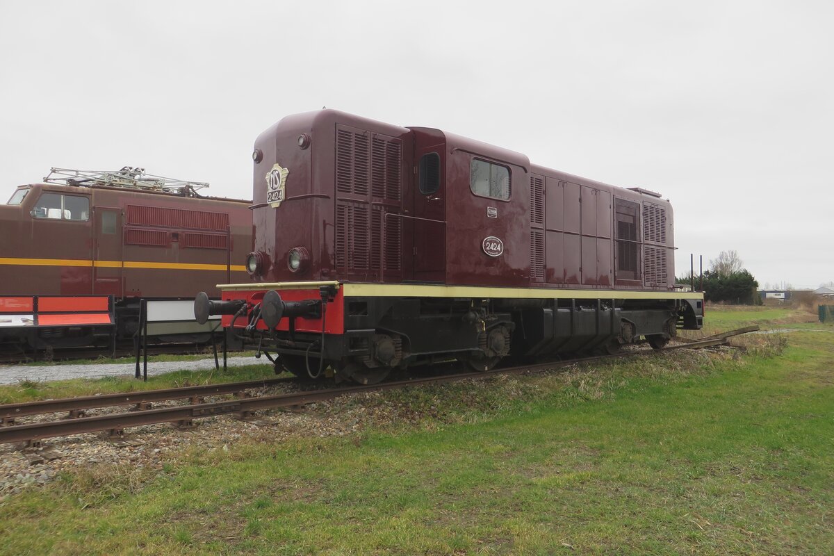 Ganz restauriert ist ex-NS, ex-VFLI 2424 und steht am 18 Februar 2023 in Goes bei der SGB.