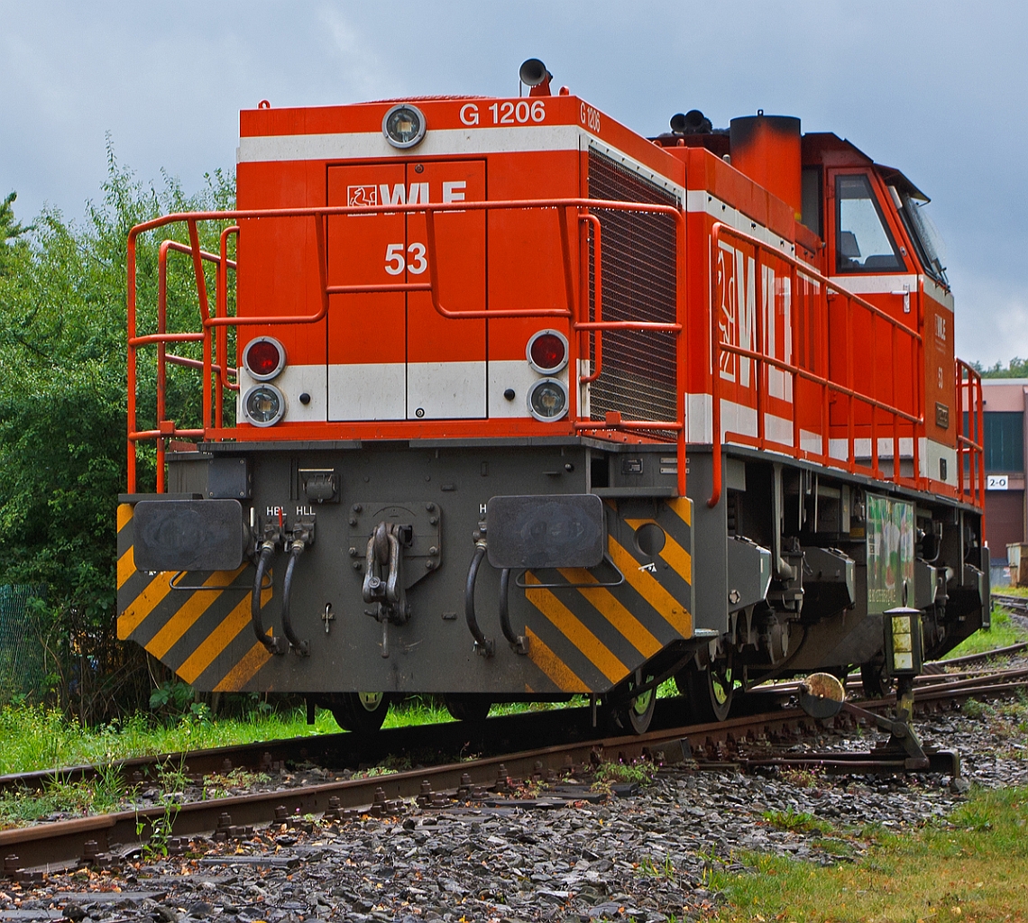 Ich habe es nochmals hochgeladen, da ich einen Fehler gemacht habe, die max. H�he sollte schon 1024px sein, damit es nicht komprimiert wird.

Dasselbe Bild, nun nochmal als Ausschnitt...

Die WLE 53   Kreis Soest   der Westf�lische Landes-Eisenbahn GmbH in Lippstadt steht am 10.09.2013 am Werksanschluss der Salzgitter Mannesmann Precision GmbH in Burbach-Holzhausen.