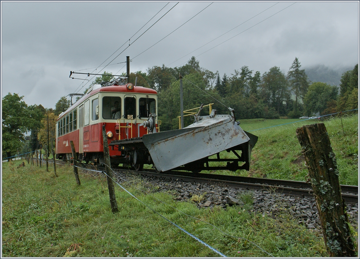  Il y a 50 ans... Le Blonay-Chamby  (50 Jahre Blonay Chamby Museumsbahn) - dazu gab es eine passende Fahrzeugparade mit Rollmaterial der Region: Den Schlusspunkt setzte der BDeh 2/4 74, wobei später der Schneepflug zu Seite gestellt wurde und der A7 solo oder mit passendem Bt zwischen Blonay und Chamby zum Einsatz kam.
Bei Chaulin, den 17. Sept. 2016