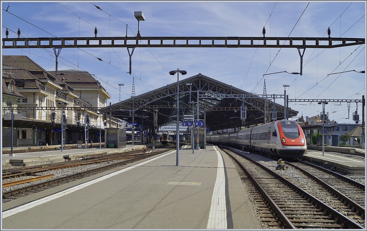In Lausanne wartet ein ICN au die Abfahrt als IC5 nach Zürich.

17. April 2020