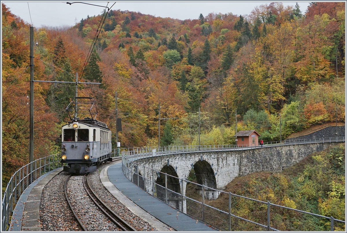 La Derni�re du Blonay - Chamby - das 50. Jahre Jubil�um beschliesst die Blonay Chamby Bahn mit einer Abschlussvorstellung: Der LLB ABFe 2/4 N� 10 auf dem Viadukt der Baie de Clarens auf der Fahrt nach Blonay. Nach der Betriebseinstellung der Leukerbad Bahn am 27. Mai 1967 kam der Triebwagen zur Blonay Chamby Bahn. BCFeh 4/4 4/4 10 Der von SWS/SIG/BBC 1914 gebaute LLB BCFeh 2/4 ist bei der Blonay Chamby Bahn als ABFe 2/4 N� 10, also ohne  h  f�r Zahnrad beschriftet.
 28. Oktober 2018 