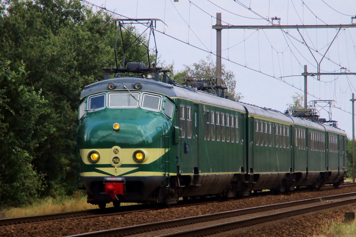 Leider war n�r ein Notbild von ex-NS 766 in Wijchen am 28 Juli 2018 m�glich wegen ein Zugkreuzung.