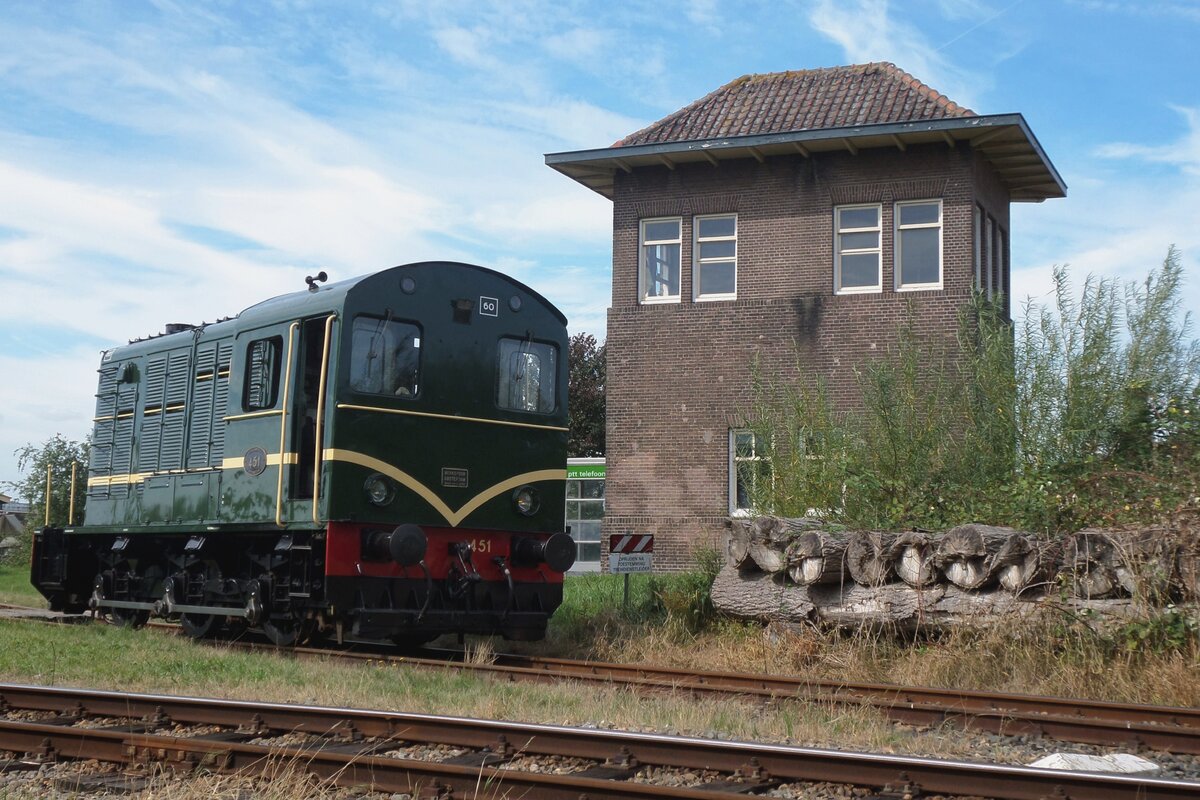 MBS 451 ist normalerweise ganz ins Osten von die Niederlande zuhause, steht am 14 Mai 2015 jedoch ins �ussere Westen vin die Niederlande in Goes. 