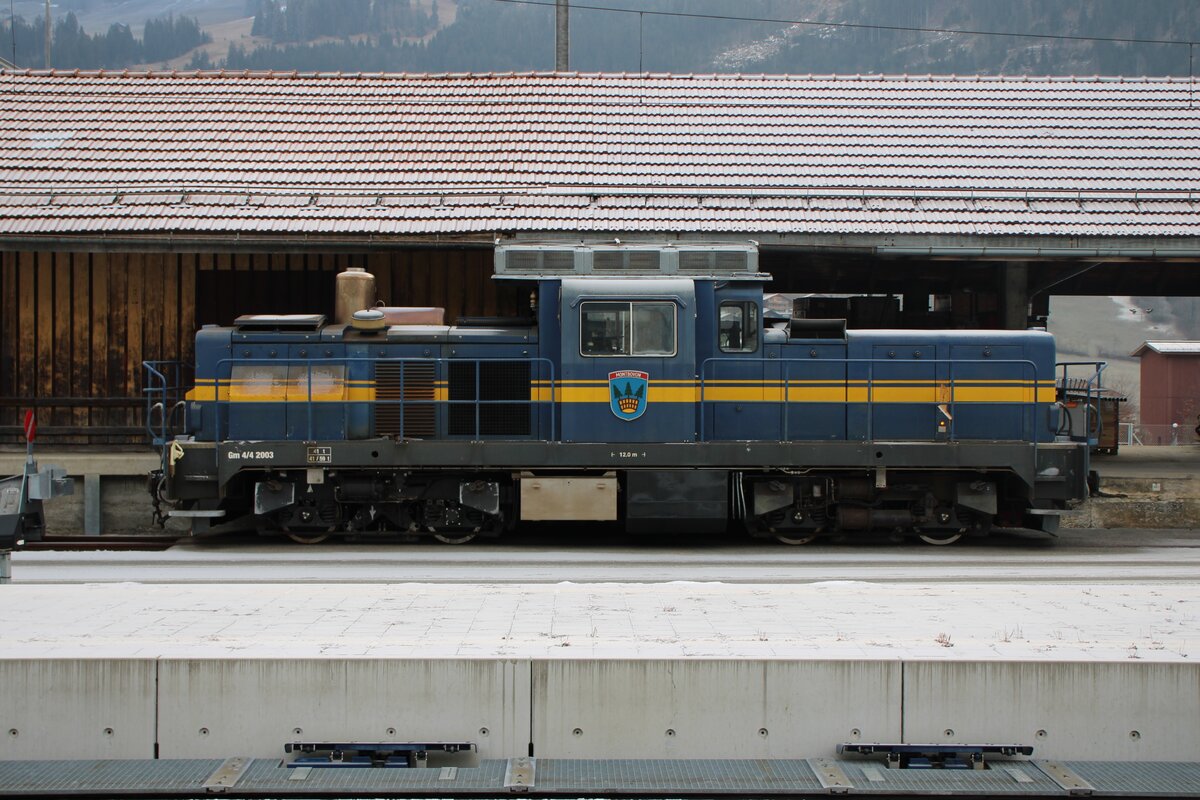 MOB Diesellok 2003 steht am 31 Dezember 2025 abgestellt in Zweisimmen.
