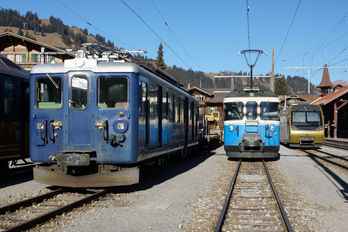 MOB: Nicht gestellte Fahrzeugparade in der Abstellgruppe Zweisimmen am 1. Januar 2017.
Foto: Walter Ruetsch