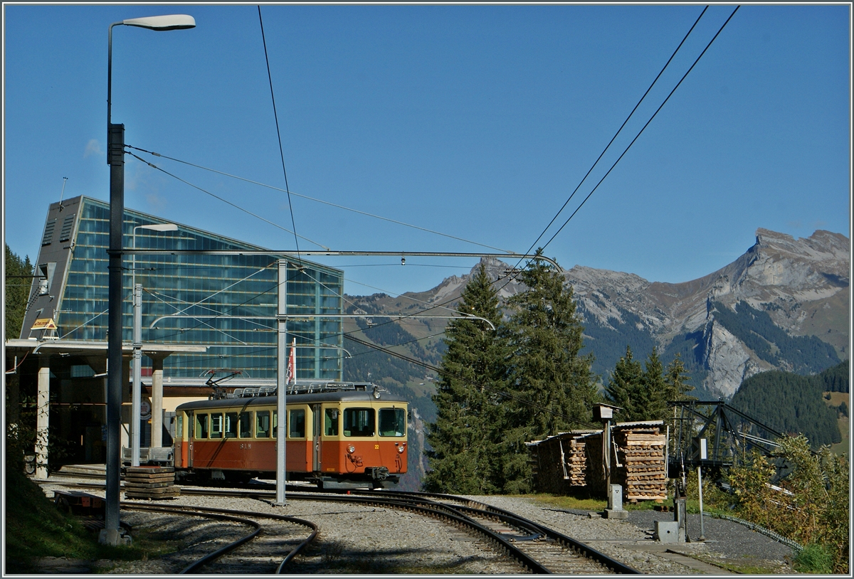 Nicht gerade h�bsch, aber zweckm�ssgig zeigt sich die End- und Umsteigestation Gr�tschalp.
24. Okt. 2013