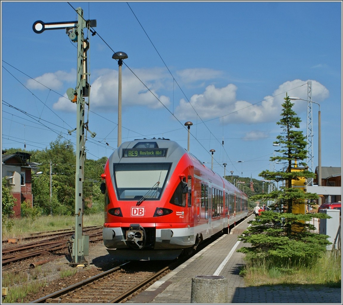 Noch ein Flirt, ein Roter...
Ein DB ET 429 in Sassnitz.
18. Juni 2009