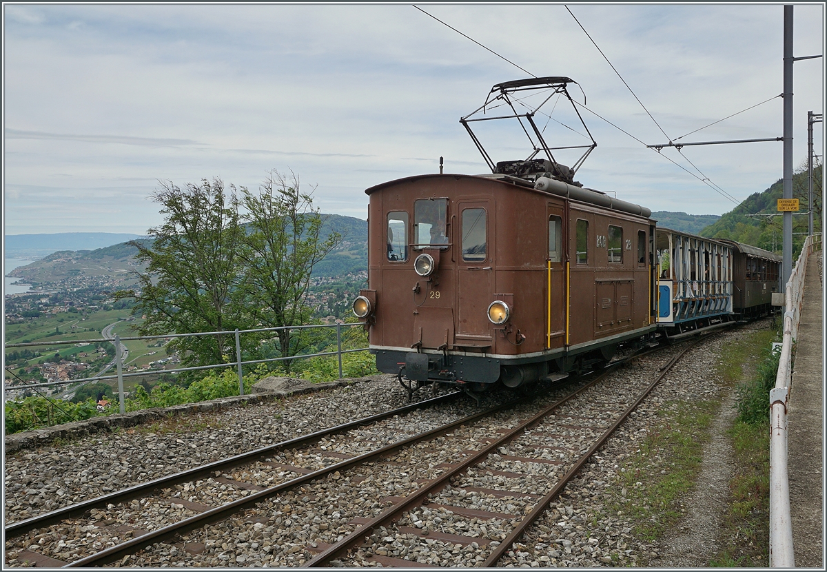  Nostalgie & Vapeur 2021  /  Nostalgie & Dampf 2021  - so das Thema des diesjährigen Pfingstfestivals der Blonay-Chamby Bahn. Die BOB HGe 3/3 29 erreicht Chamby. 

24. Mai 2021