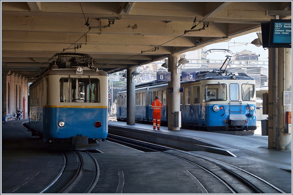 Obwohl sich in Montreux die 80 cm Gleise der Rochers de Naye Bahn und die Meterspur Gleise der MOB ziemlich nahe kommen, ist es alles andere als einfach ein Bild beider Bahnen zu bekommen. Um mehr reizte es mich den Versuch zu wagen, als die beiden  Klassiker  Bhe 2/4 und ABDe 8/8 in Montreux standen. 13. April 2018  
