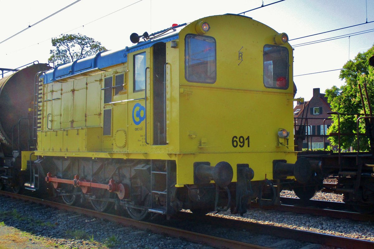 OCC 691 sonnt sich in Oss am 26 Mai 2017.