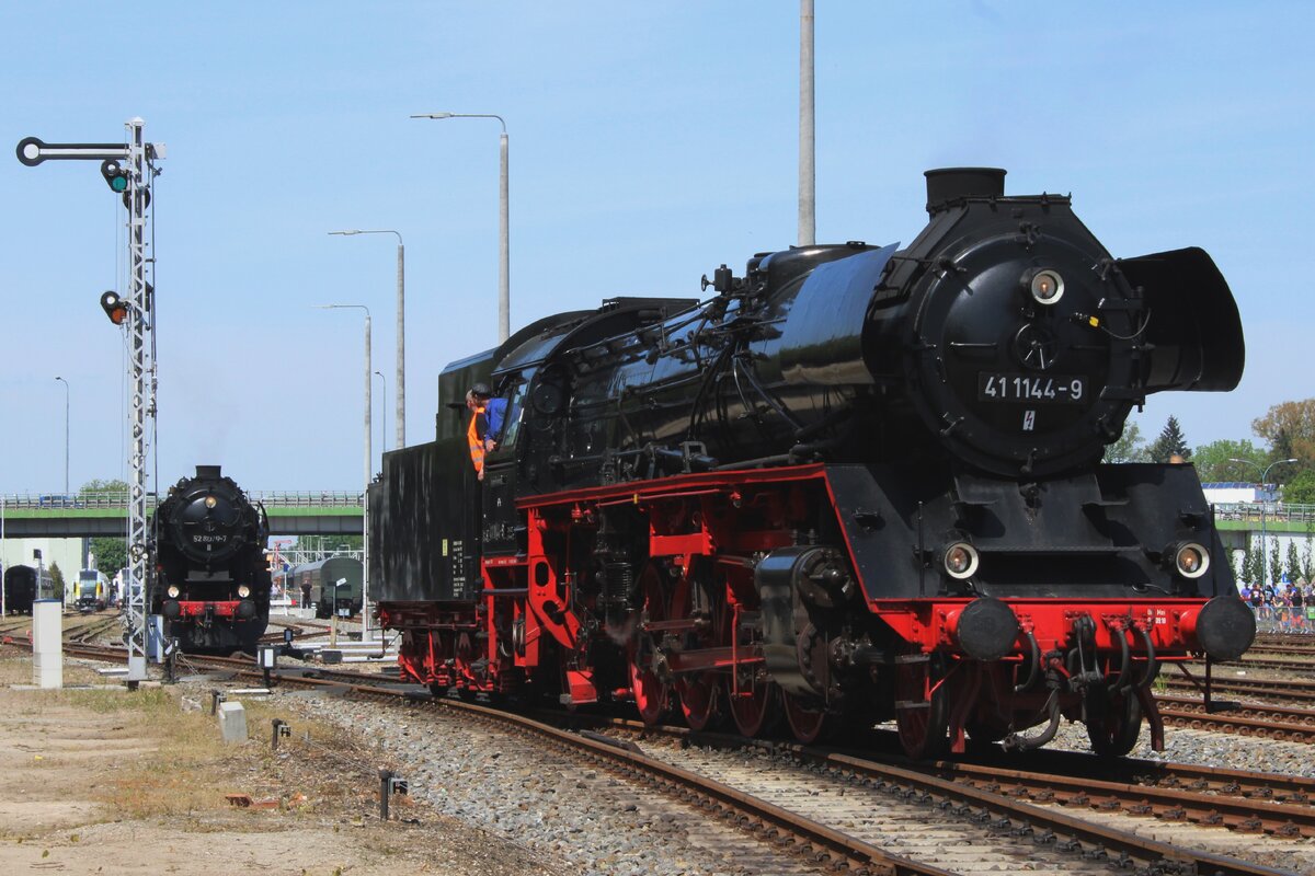 ReKo Ochsenlok 41 1144 steht am 4 Mai 2024 in Wolsztyn w�hrend die Vorbereitungen der Dampflokparade.