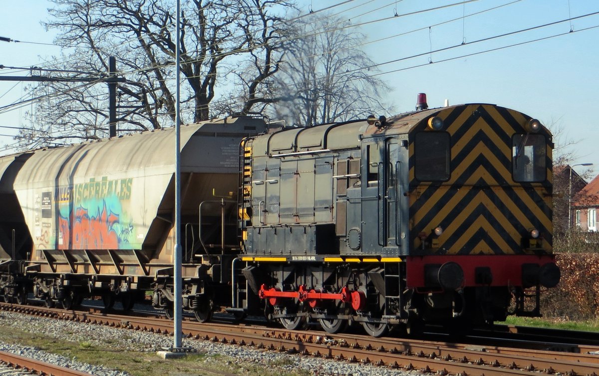 RFO 692 rangiert am 2 M�rz mit Getreidewzagen in Oss.